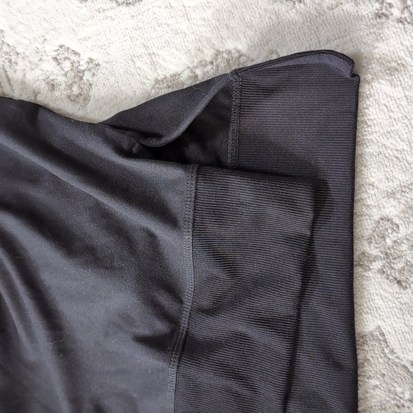 XL: Bench Long Sleeve T-shirt with Thumbholes - Picture 7 of 7